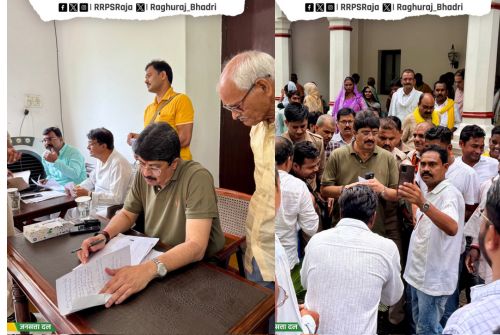 आज राजभवन बेंती, कुंडा में आए क्षेत्र के जनमानस की विभिन्न समस्याओं का त्वरित निराकरण करते हुए जनसत्ता दल के राष्ट्रीय अध्यक्ष माननीय श्री राजा भइया जी।